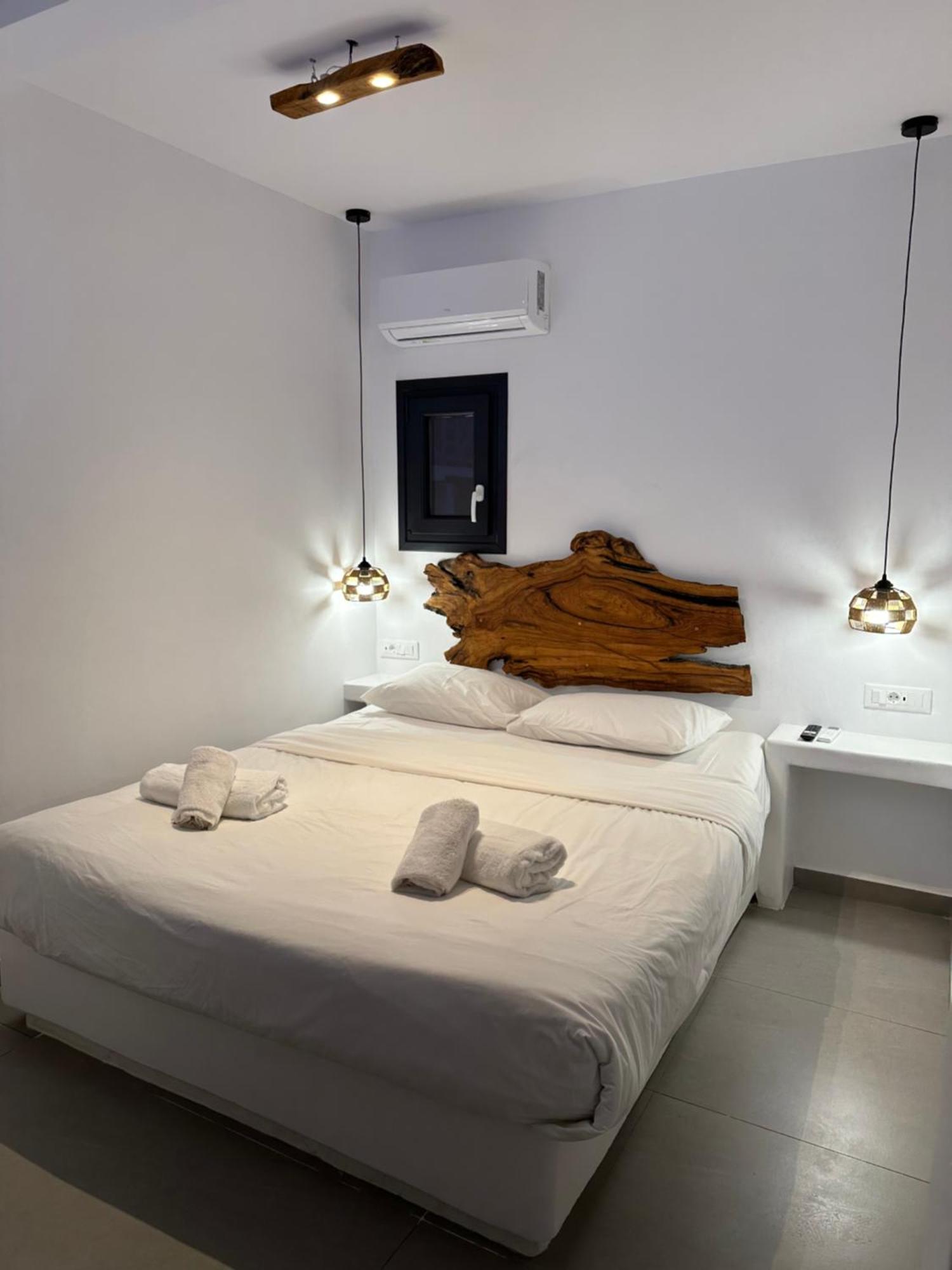 The Coast Suites 图罗斯 外观 照片